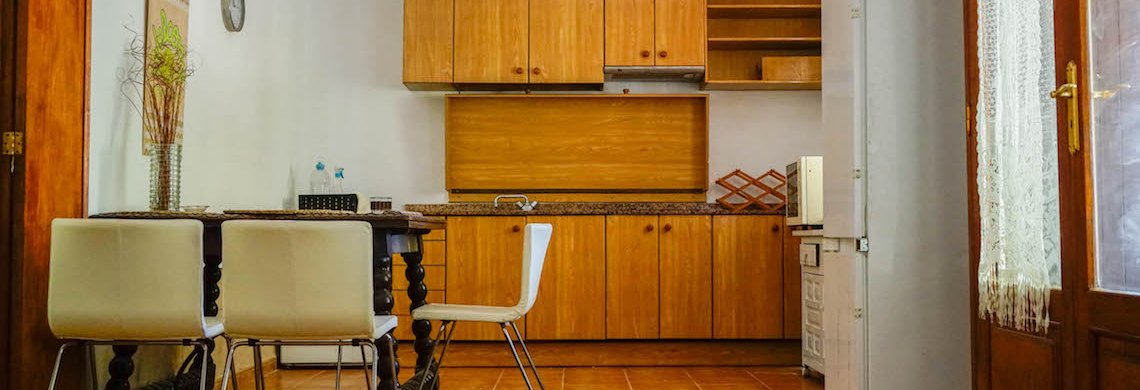 Villa Moli Comedor y cocina.jpg