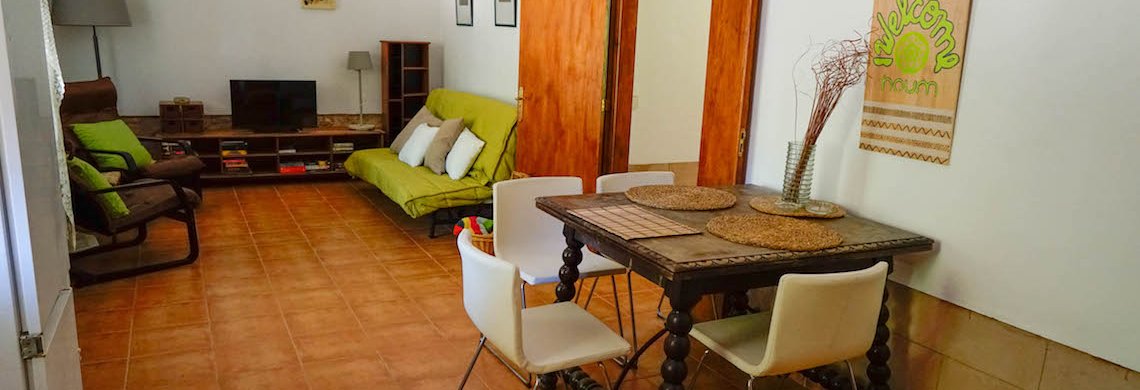 Villa Moli Comedor y sofá.jpg