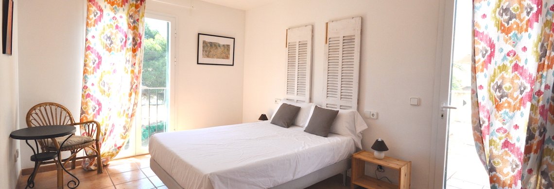 Villa Samil Hab 4 cortinas.JPG